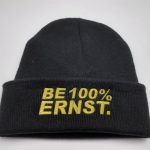 "BE 100% ERNST." Beanie Schwarz